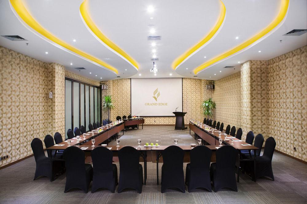 Grand Edge Hotel Semarang Eksteriør billede
