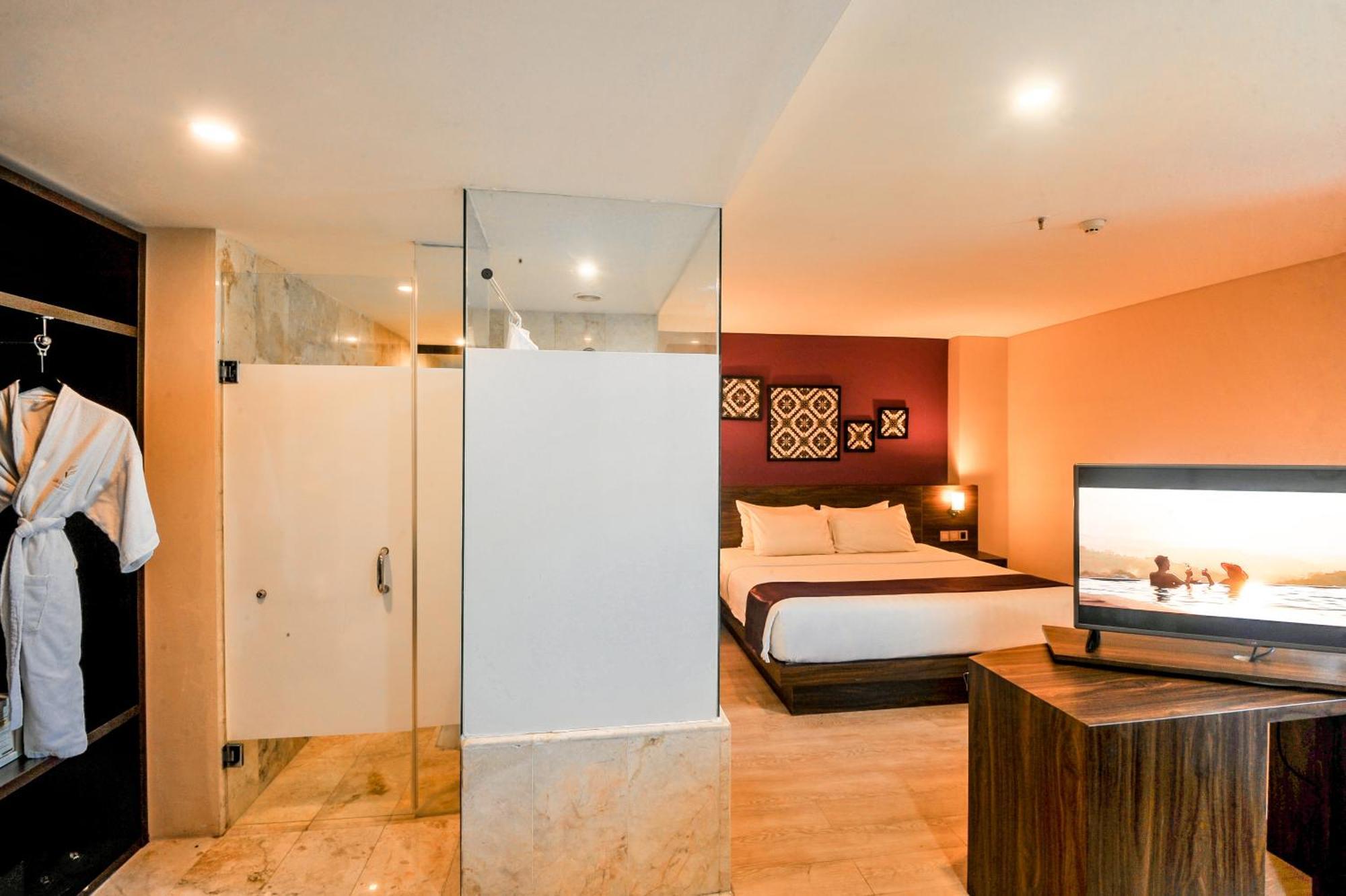 Grand Edge Hotel Semarang Eksteriør billede