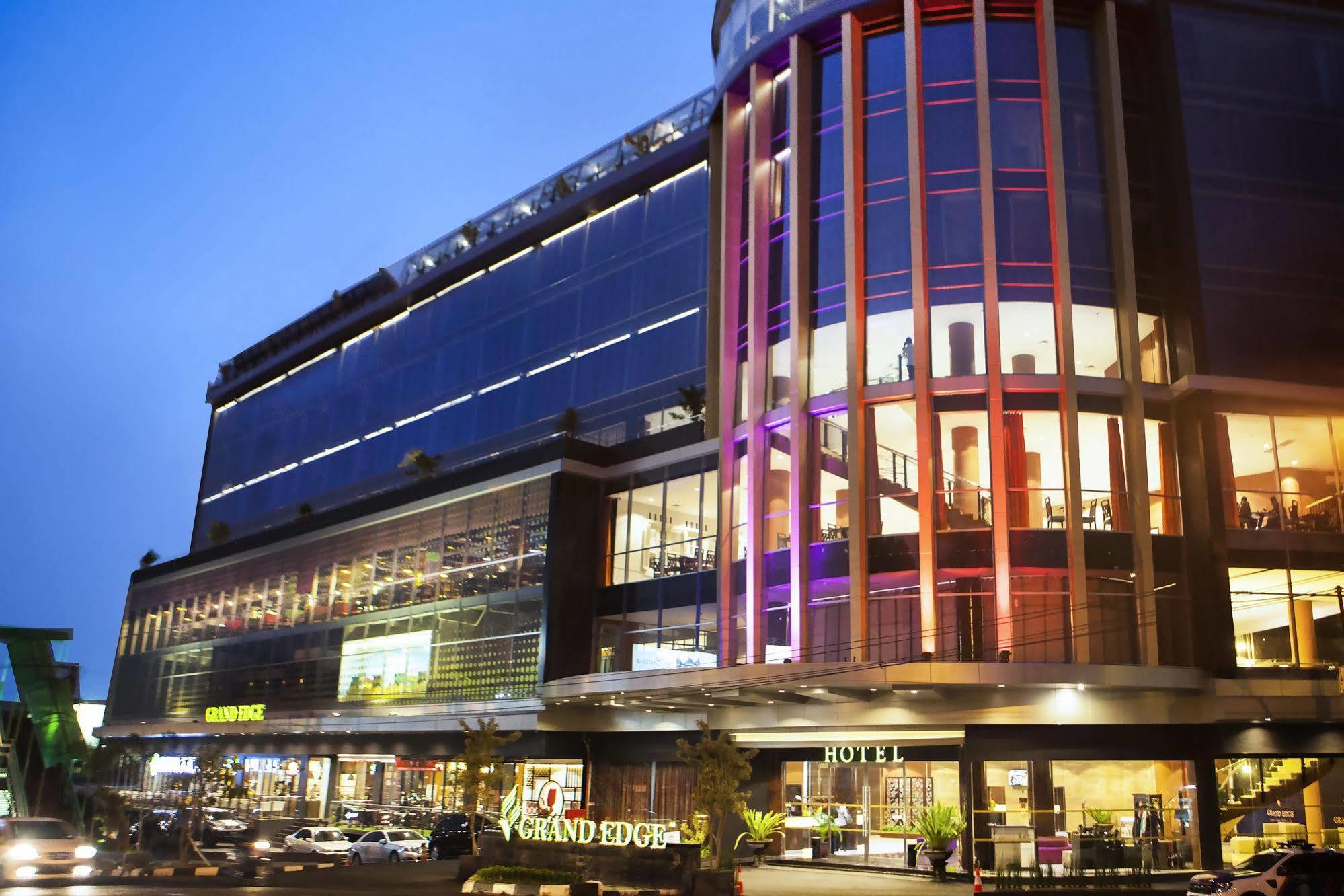 Grand Edge Hotel Semarang Eksteriør billede