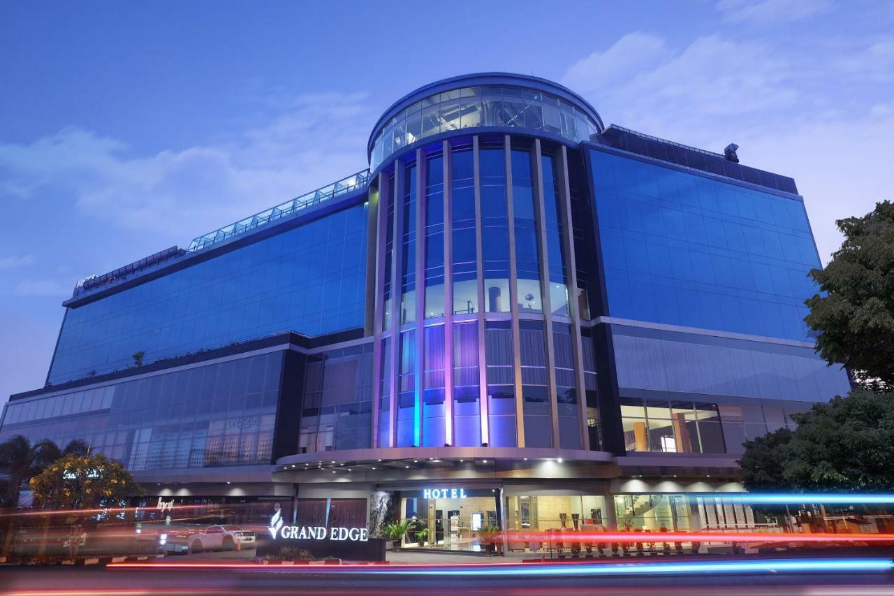 Grand Edge Hotel Semarang Eksteriør billede