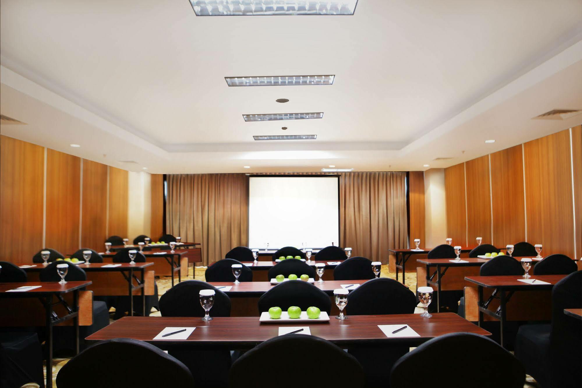 Grand Edge Hotel Semarang Eksteriør billede